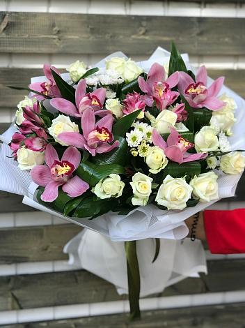 Букет цветов из: Розы и Хризантемы в Воздвиженской