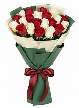 Микс из красных и белых роз в Воздвиженской Букет Микс из красных и белых роз в Воздвиженской