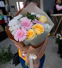 Букет цветов из:  Герберы, Розы и Хризантемы в Воздвиженской