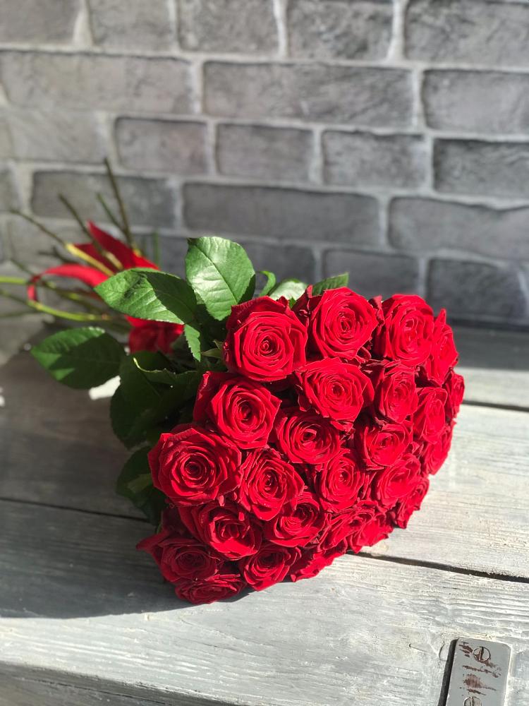 Букет Красные розы Фридом в Воздвиженской