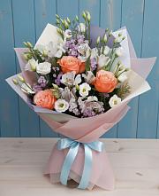 Букет цветов из:  Лизиантусы, Розы, Альстромерии и Гипсофила в Воздвиженской
