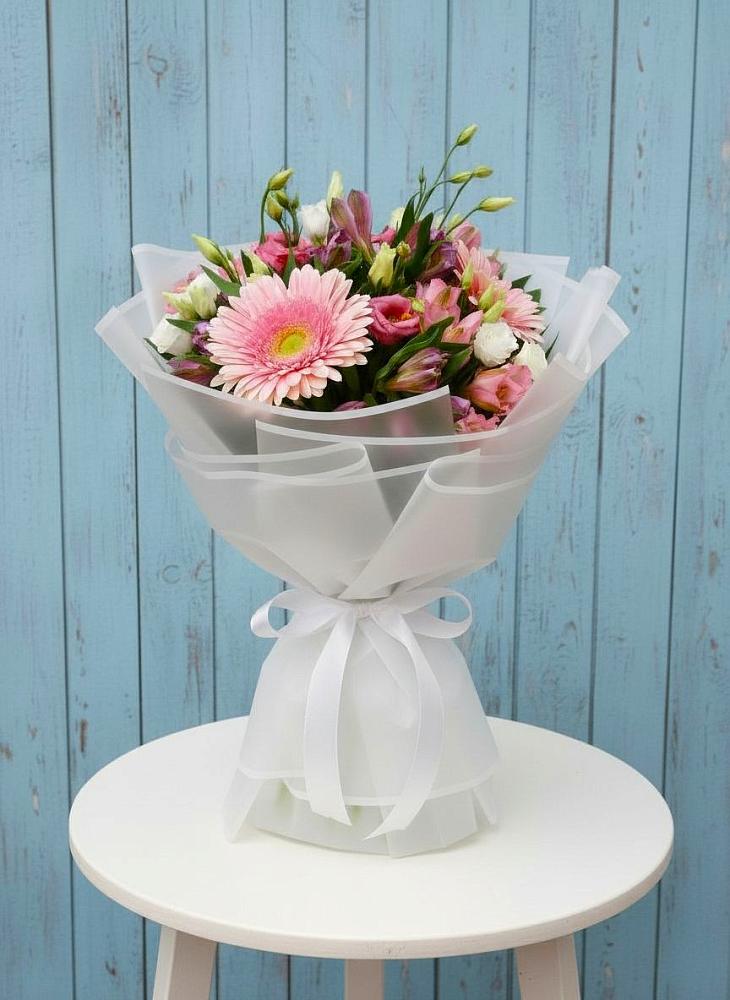 Букет цветов из: Герберы, Альстромерии и Лизиантусы в Воздвиженской