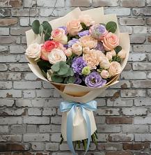 Букет Феерия в Воздвиженской Букет цветов из:  Розы, Лизиантусы и Гвоздики в Воздвиженской